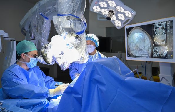 UAE patient undergoes successful cutting-edge brain surgery while awake