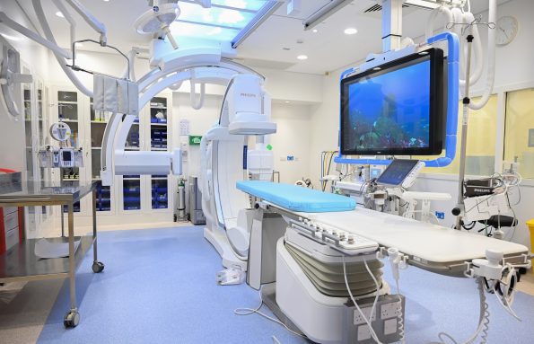 مدينة الشيخ شخبوط الطبية تطلق تقنية الأشعة العصبية التداخلية الجديدة لعلاج السكتات الدماغية