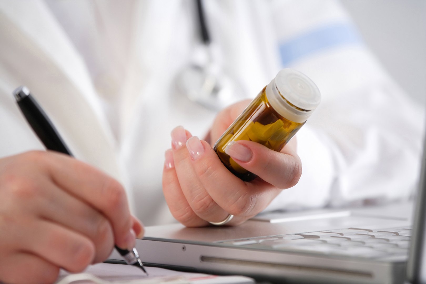Fasting and Medications: Safely Navigating Ramadan with Proper Medical Compliance