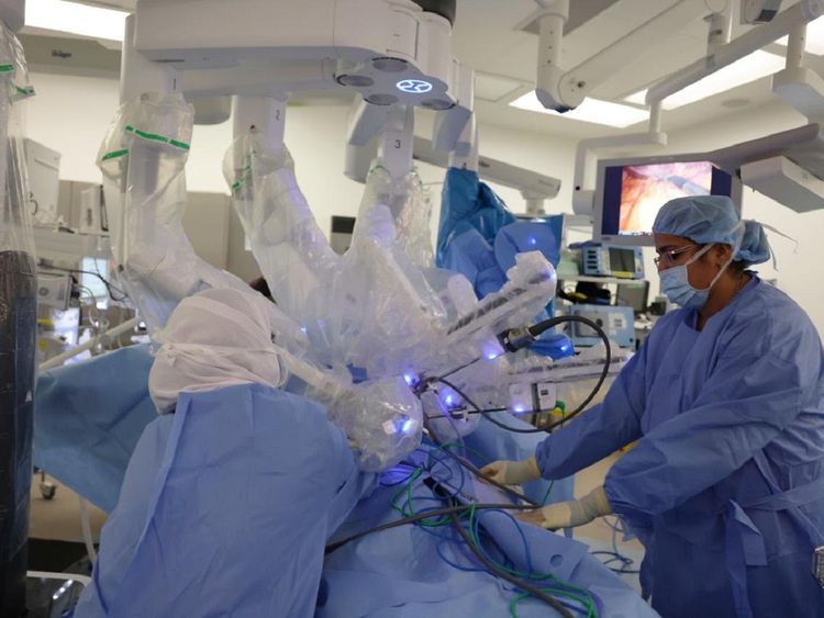 Robotic surgery in the UAE provides pain relief and improves mobility for patients
