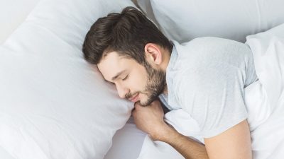 علاقة النوم بالصحة النفسية وجودة الحياة