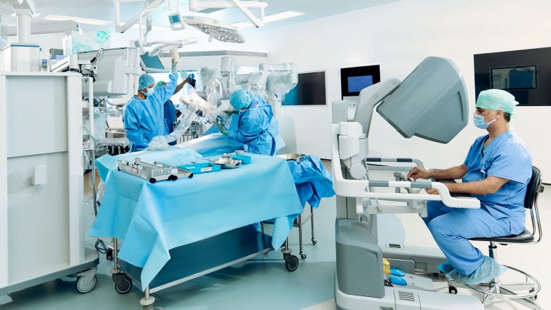 Sheikh Shakhbout Medical City Performs Bile Duct Injury Repair Using Robotic Surgery