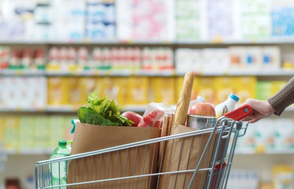 نصائح للسلامة الغذائية عند شراء منتجات البقالة: