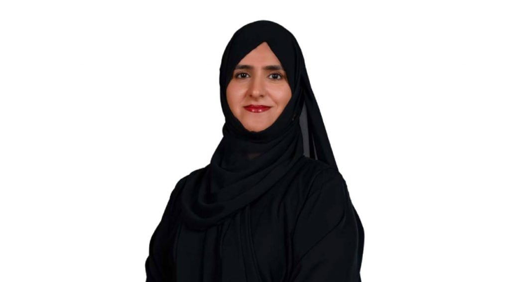 في يوم المرأة الإماراتية.. نماذج طبية ملهمة تجسد شعار “يداً بيد نحتفي بالخمسين”